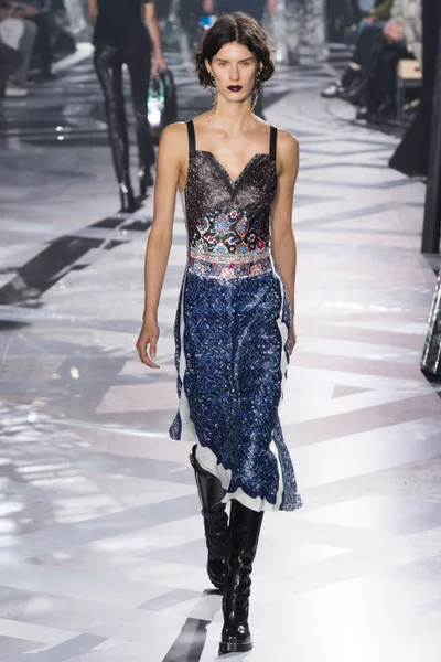 Look 49